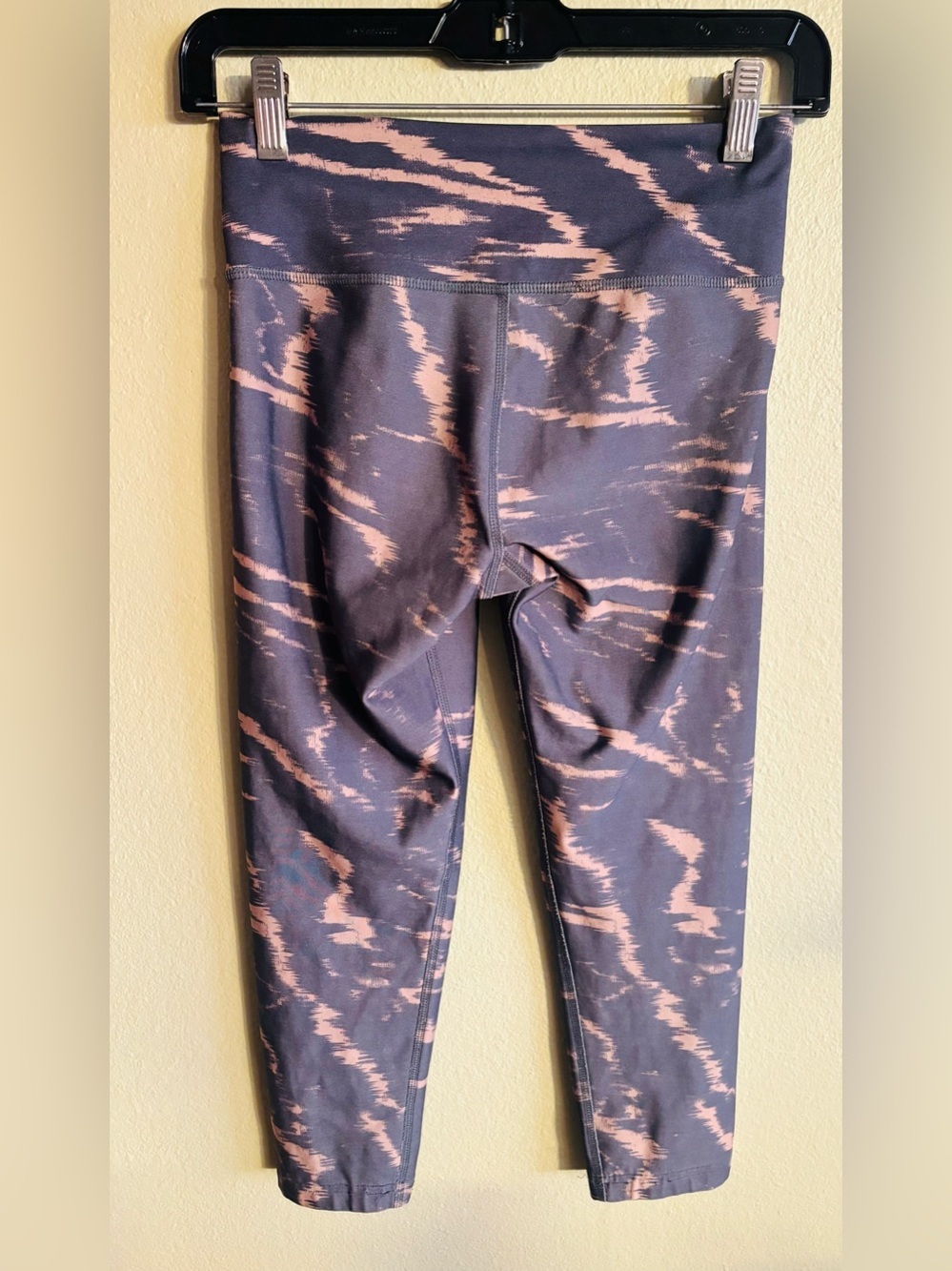 Mika Marcella Women's Kaya Leggings Purple & Pink Varnish Size: Small/Medium - Picture 3 of 7